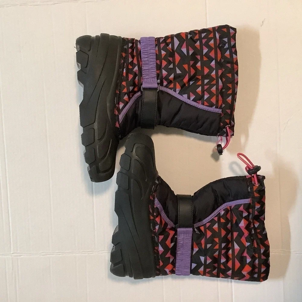 Sorel Kids' Black and Purple Patterned‎ Snow Boots size 5 geometric print